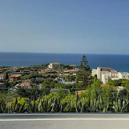 Le Fresie House